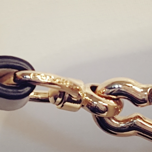 SOLD!!Authentic Vintage Coach Leather Shoulder Bag - Picture 4 of 8